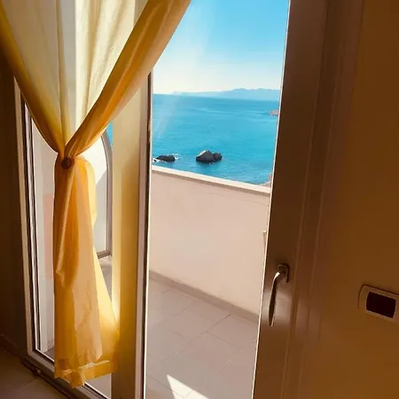 Mono Ele A Apartment Varigotti