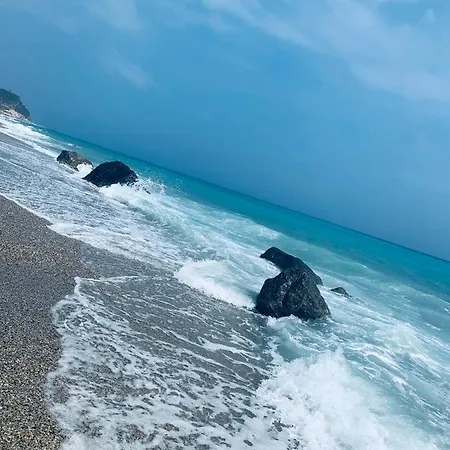 Mono Ele A Apartment Varigotti